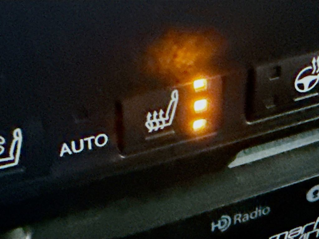 Thumbnail: 2021 Lexus ES - 21