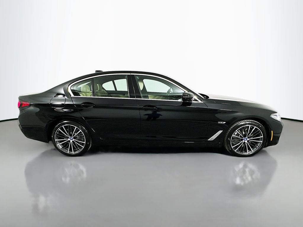 Thumbnail: 2023 BMW 5 Series - 4