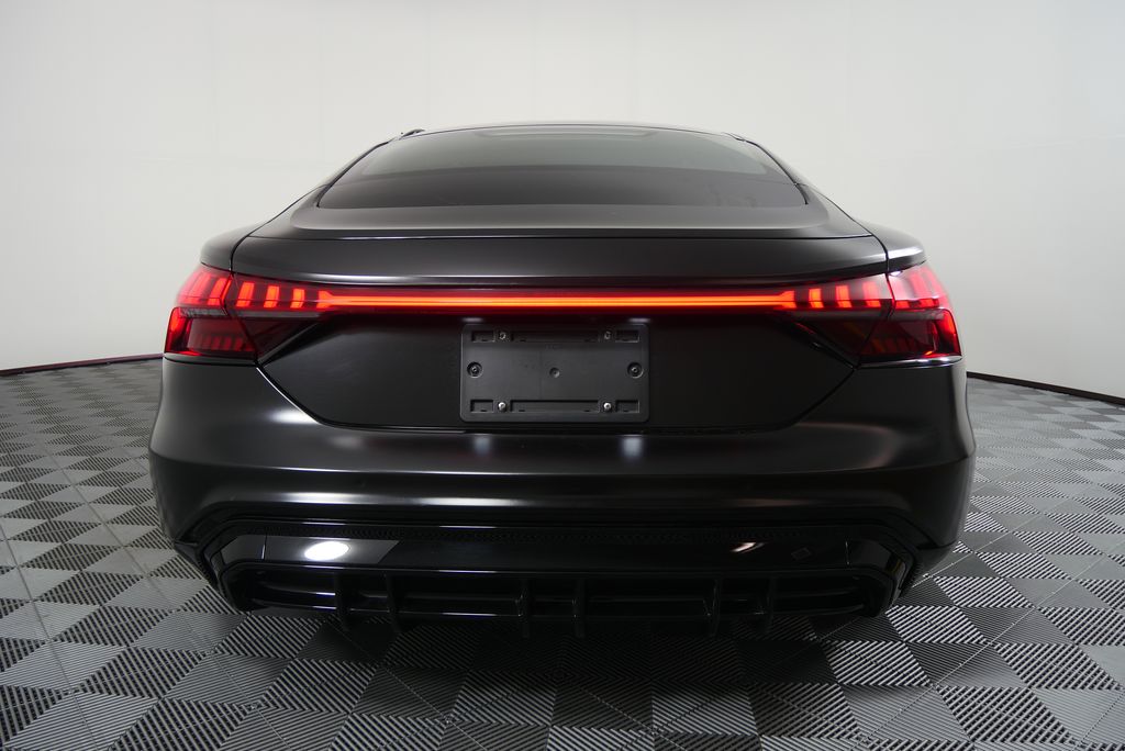 Thumbnail: 2022 Audi e-tron GT - 5