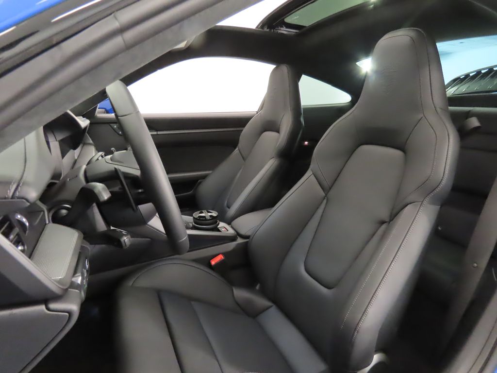 Thumbnail: 2025 Porsche 911 - 5
