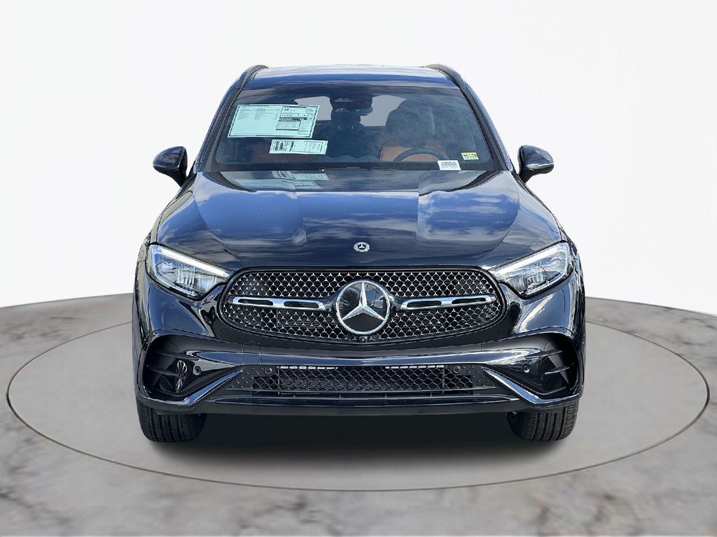 2025 Mercedes-Benz GLC 300 2