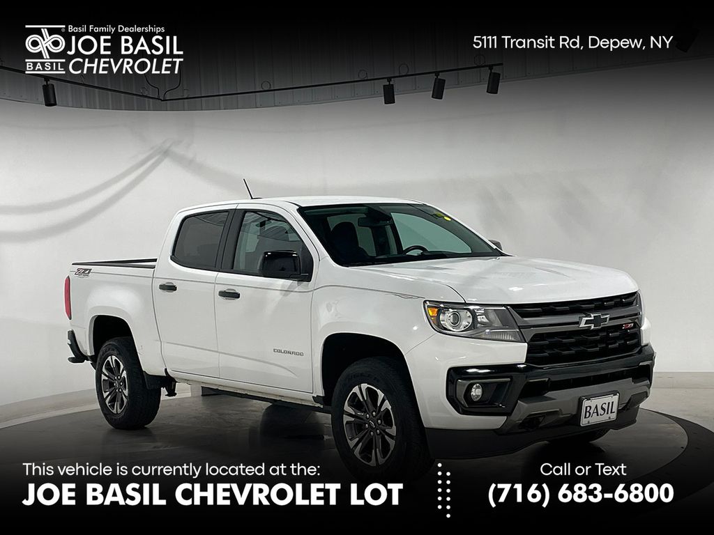 Summit White 2022 Chevrolet Colorado Pickup Truck Four-Wheel Drive 8-Speed Automatic