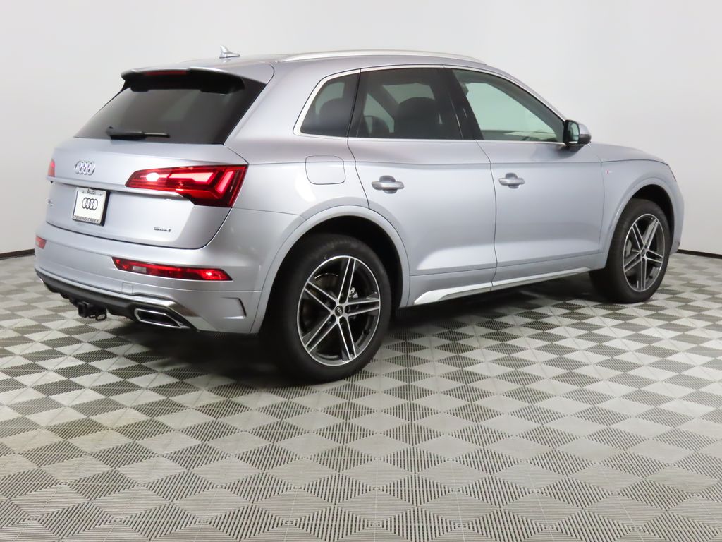 2024 Audi Q5 e  5