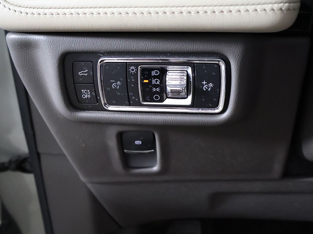 Used 2023 Beige Lincoln Reserve image 40