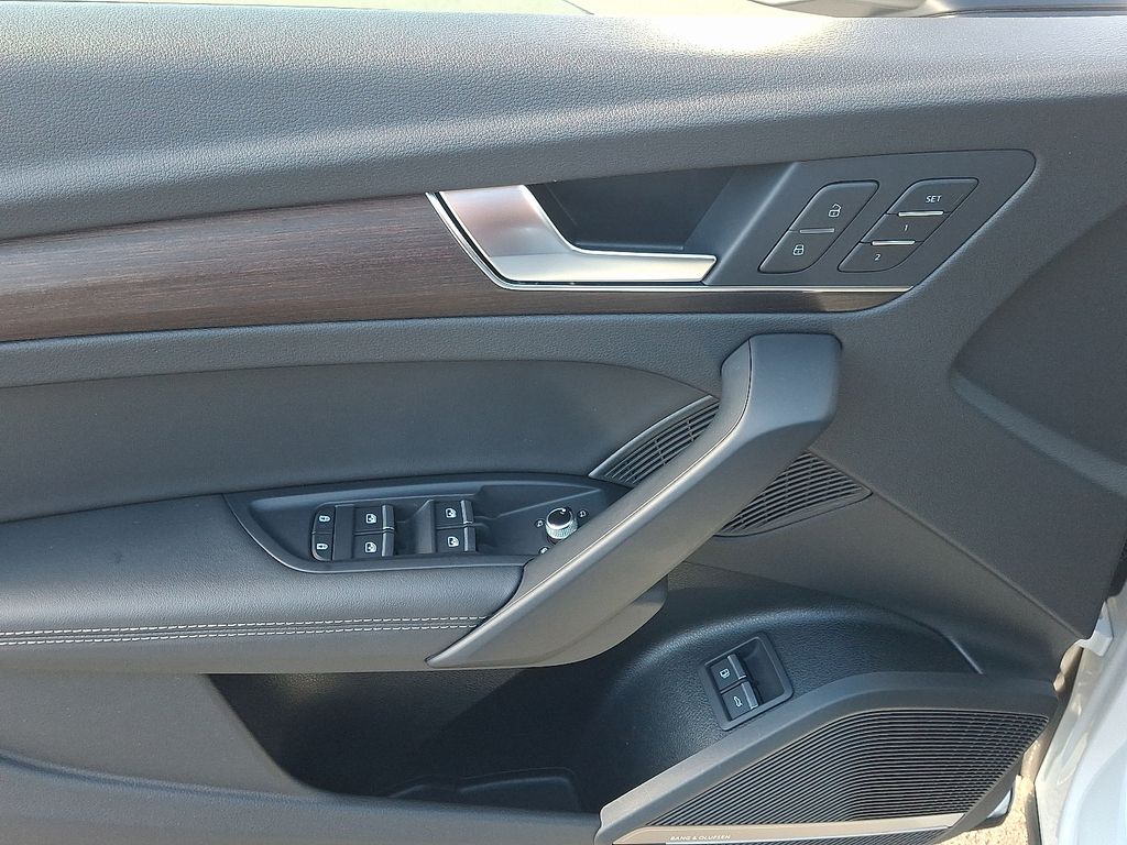 Thumbnail: 2024 Audi Q5 - 12