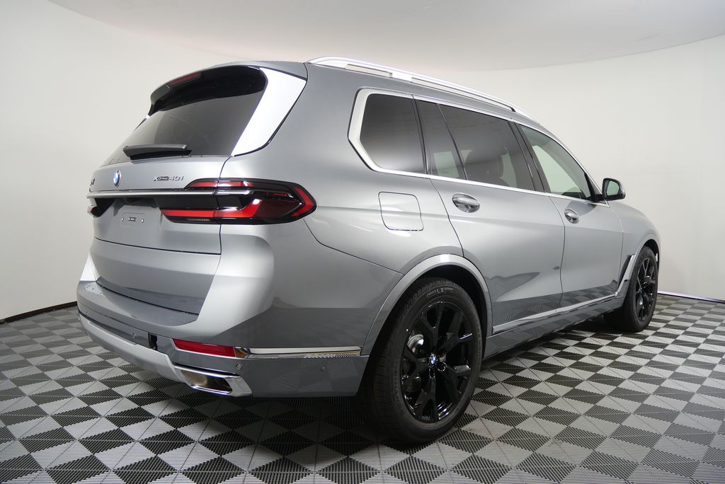 Thumbnail: 2026 BMW X7 - 3