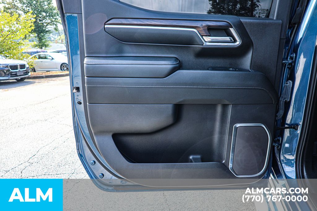 Used 2024 Blue GMC SLT image 47