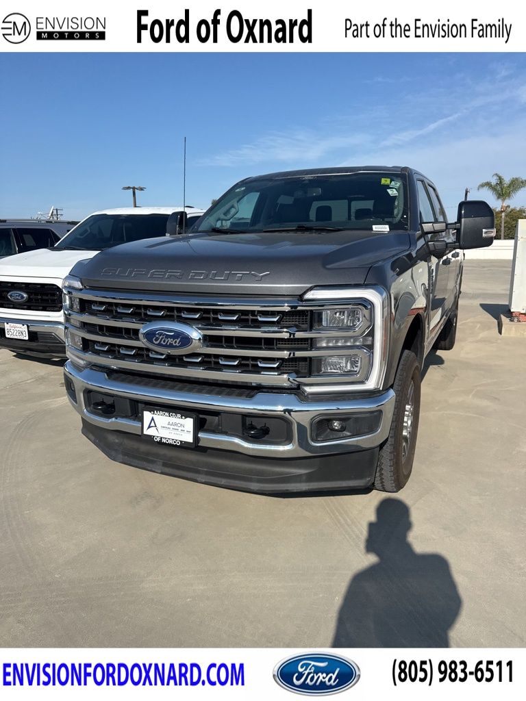 Gray Metallic 2024 Ford F-250 Super Duty Lariat Crew Cab 4WD Pickup Truck Four-Wheel Drive Automatic
