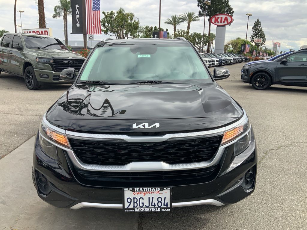 View vehicle photo 2