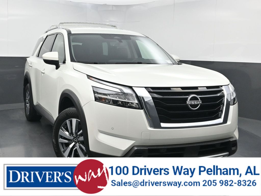  2024 Nissan Pathfinder SL FWD   