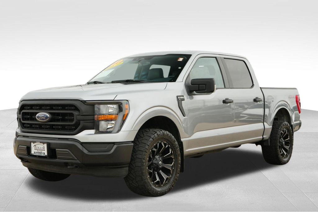 View vehicle photo 3