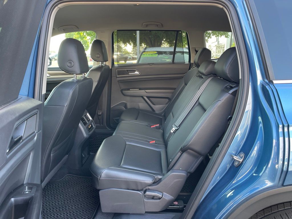 Used 2019 Pacific Blue Metallic Volkswagen 3.6L V6 SE image 13