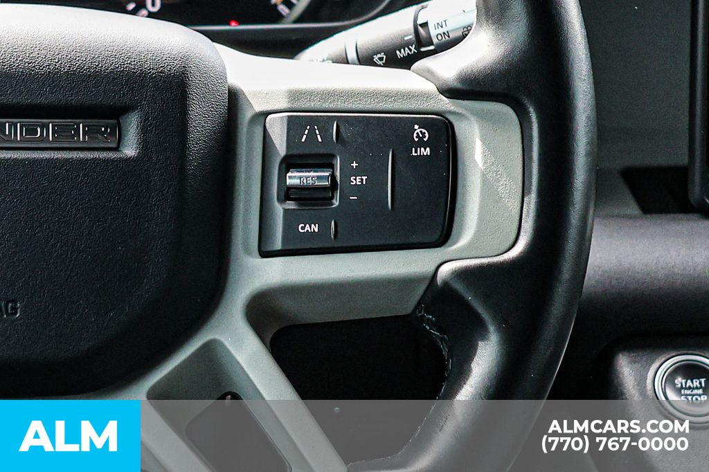 Used 2022 White Land Rover X-Dynamic SE image 33