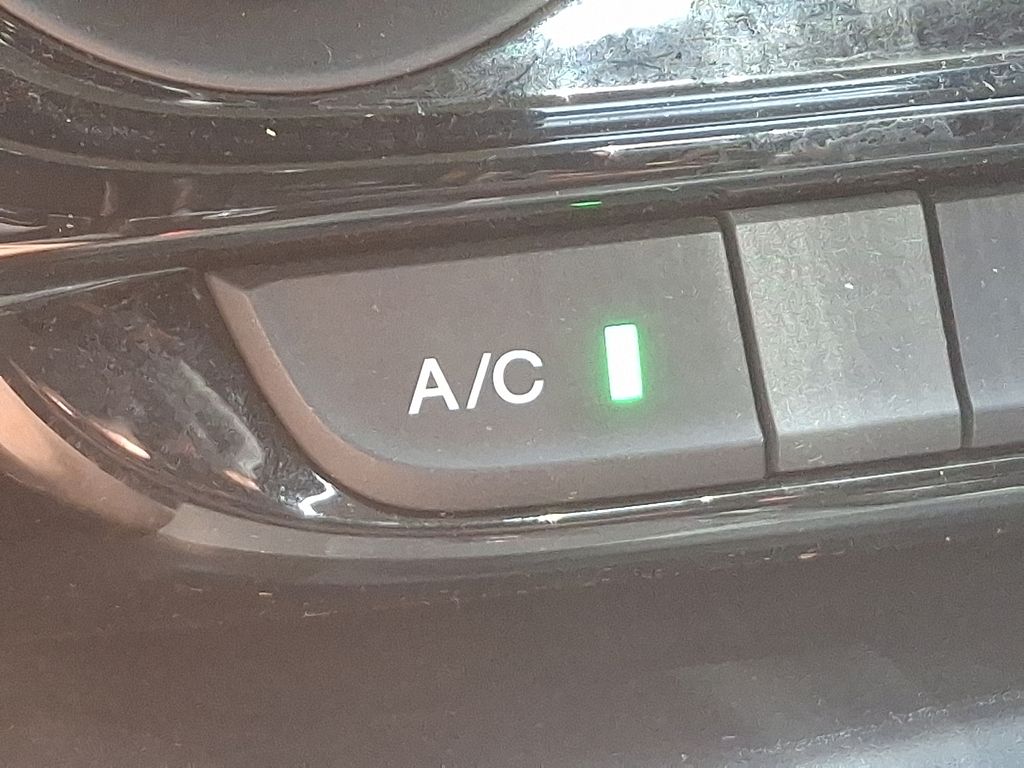 2022 Honda HR-V LX 24