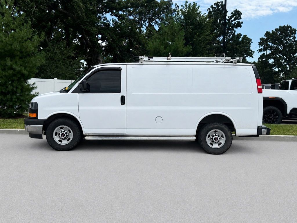 Summit White 2017 GMC Savana Cargo Van Rear-Wheel Drive 6-Speed Automatic Overdrive