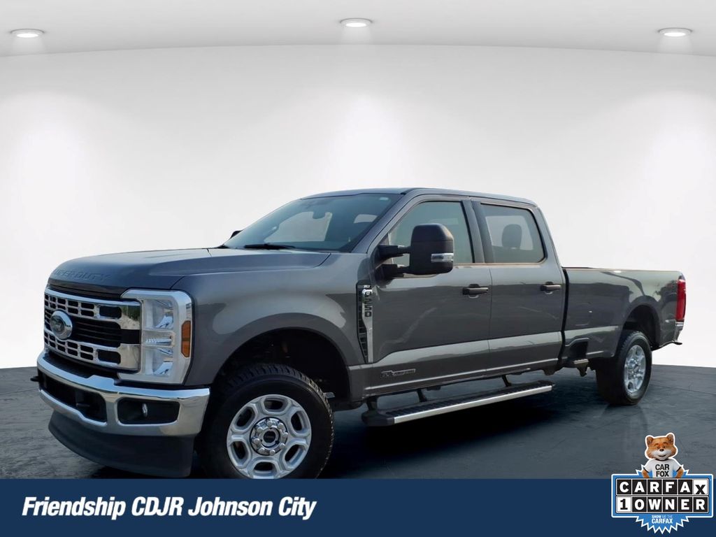 Carbonized Gray Metallic 2025 Ford F-250 Super Duty Pickup Truck Four-Wheel Drive Automatic