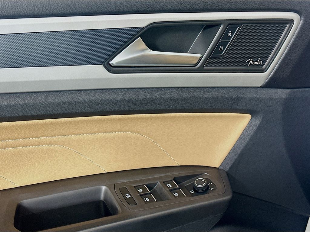 Thumbnail: 2022 Volkswagen Atlas - 17