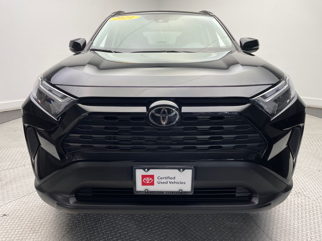 2024 Toyota RAV4 XLE 2