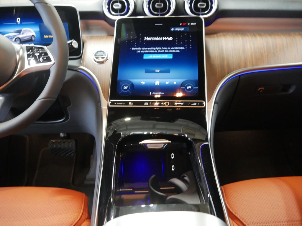 Thumbnail: 2026 Mercedes-Benz GLC - 24