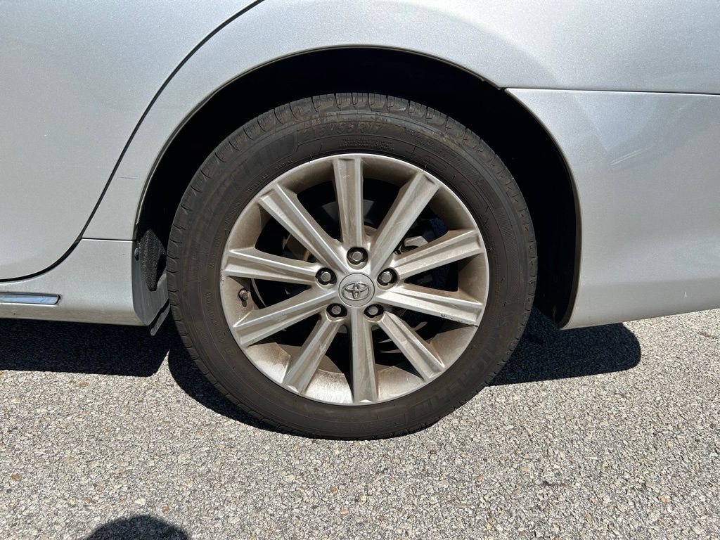 Thumbnail: 2012 Toyota Camry - 9