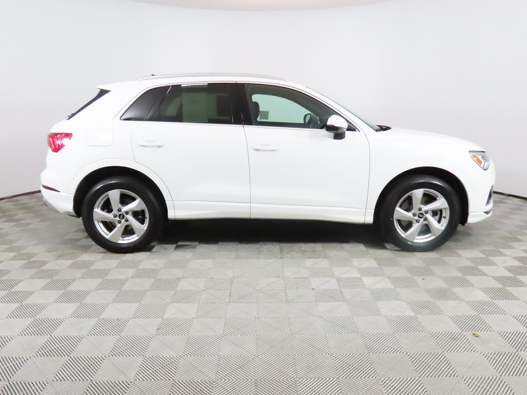 Thumbnail: 2022 Audi Q3 - 6