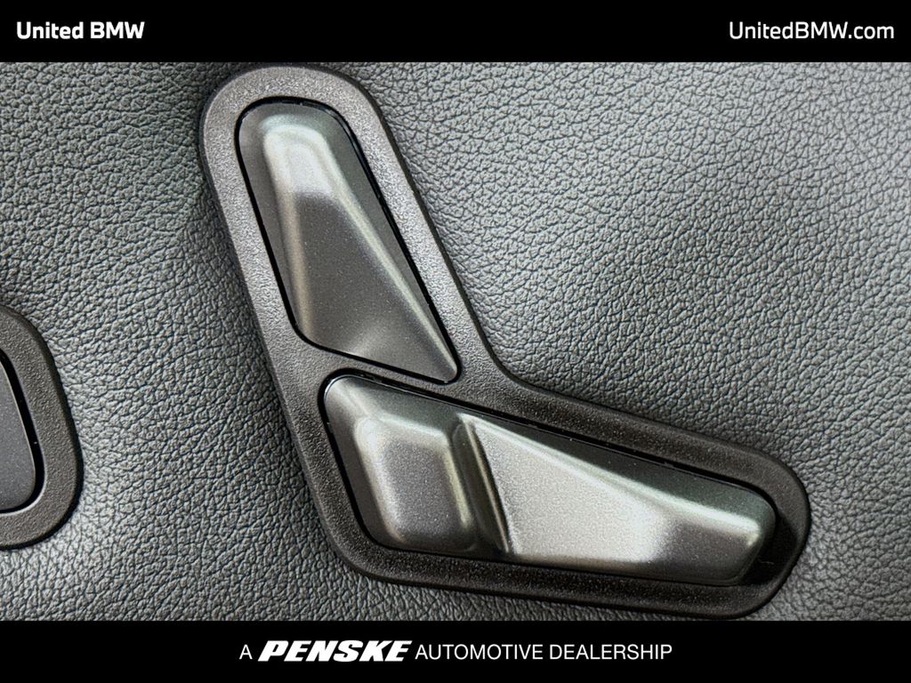 Thumbnail: 2026 BMW iX - 4