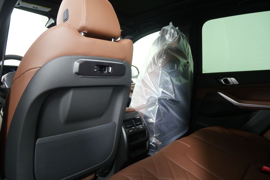 Thumbnail: 2026 BMW X5 - 17