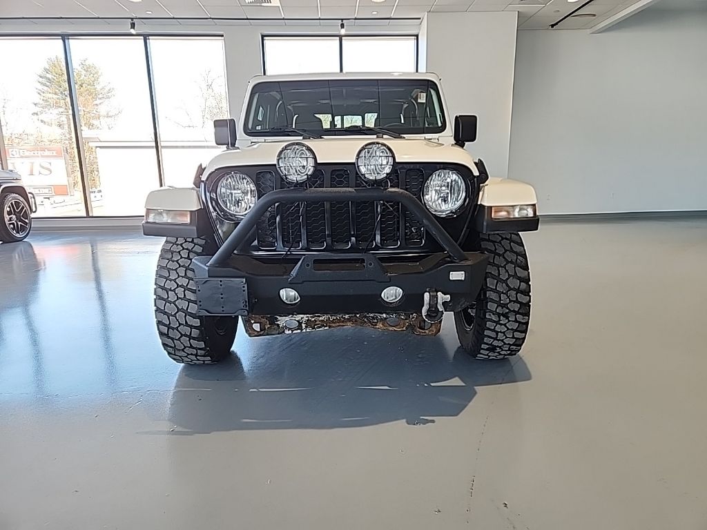 2021 Jeep Gladiator Willys Crew Cab 4WD