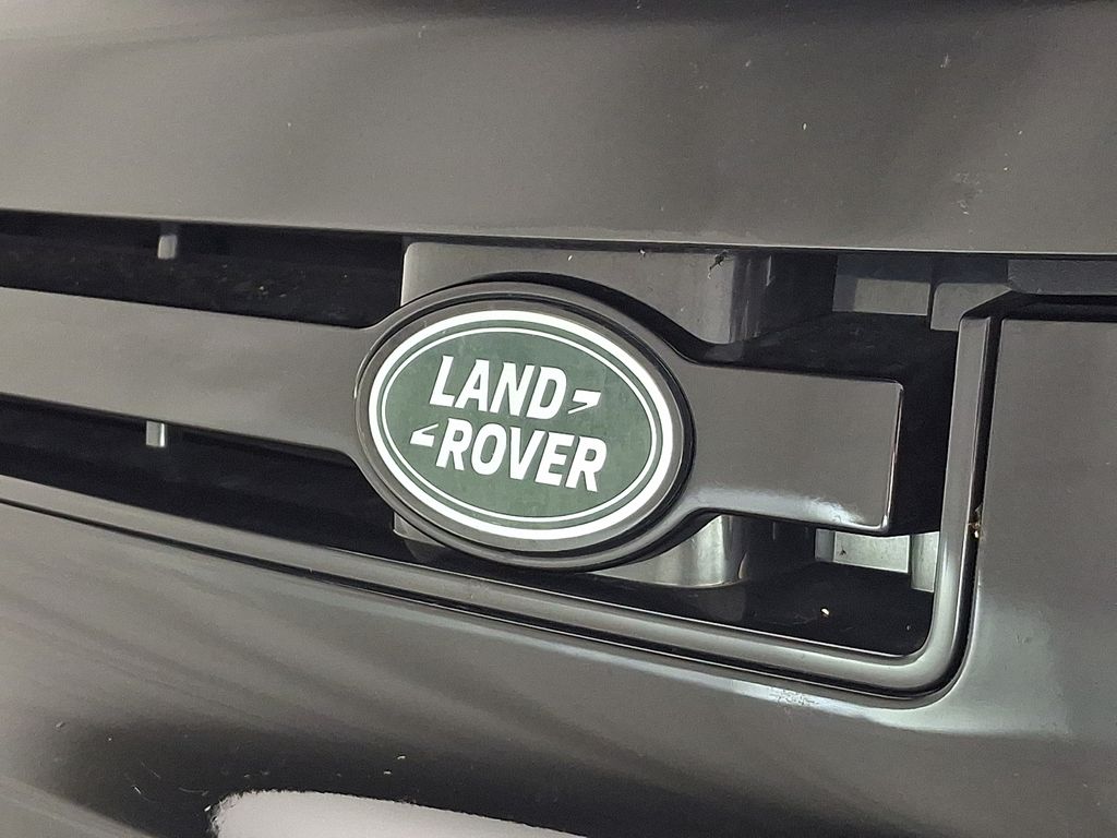 Thumbnail: 2020 Land Rover Defender - 31
