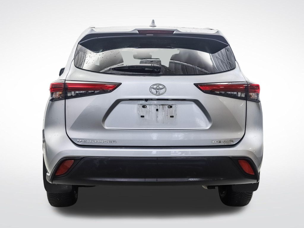 Thumbnail: 2022 Toyota Highlander - 4