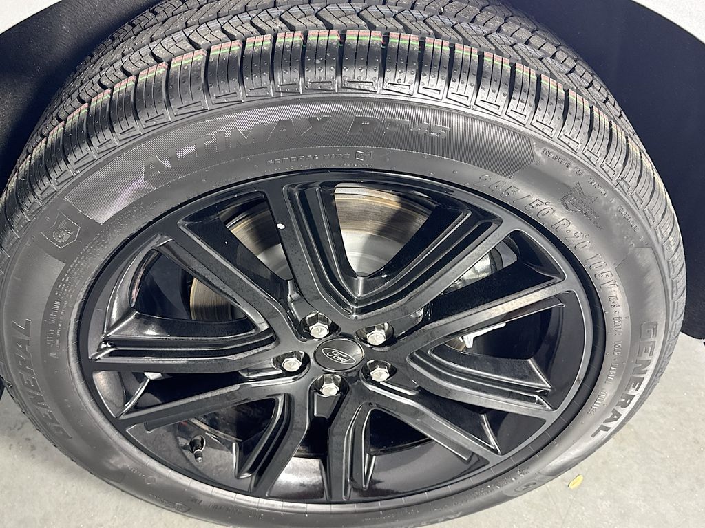 2024 Ford Edge ST-Line - Photo 28