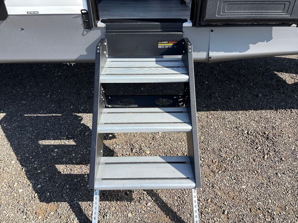 2025 Prime Time Avenger 27 RBS Travel Trailer