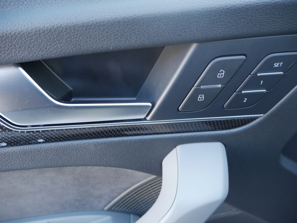 Thumbnail: 2023 Audi SQ5 - 16