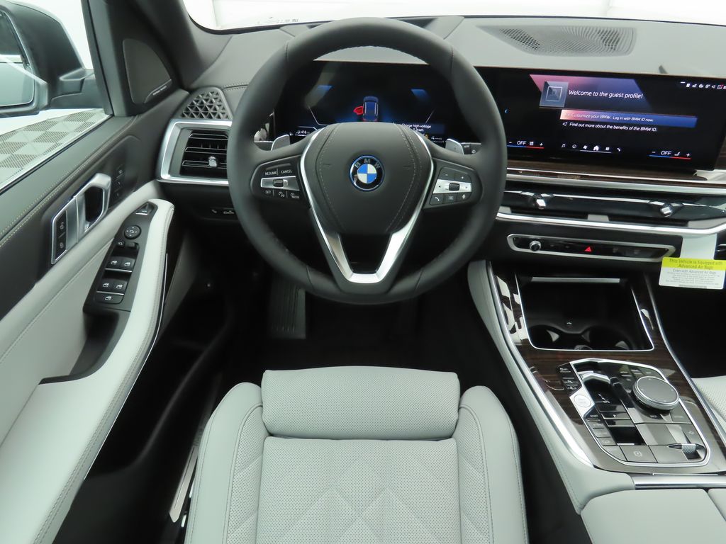 2025 BMW X5 xDrive50e 10