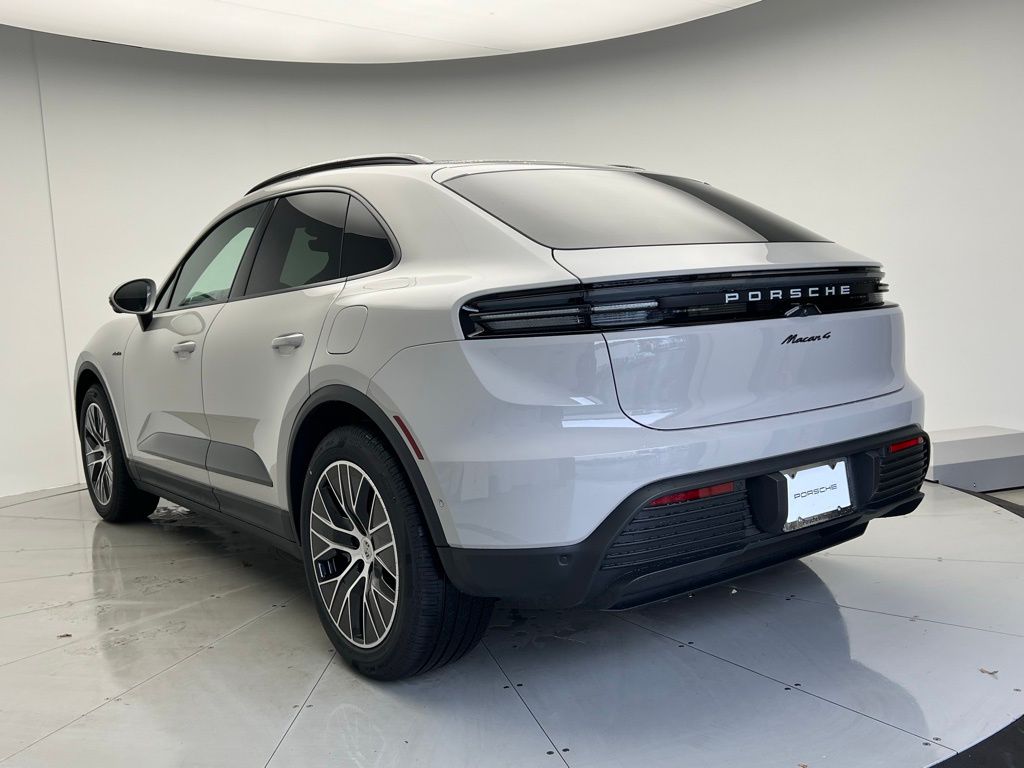 Thumbnail: 2026 Porsche Macan - 3