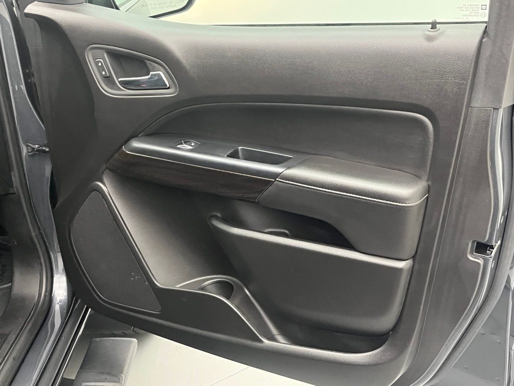 Thumbnail: 2017 GMC Canyon - 30