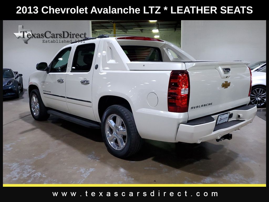 2013 Chevrolet Avalanche 1500 LTZ 12