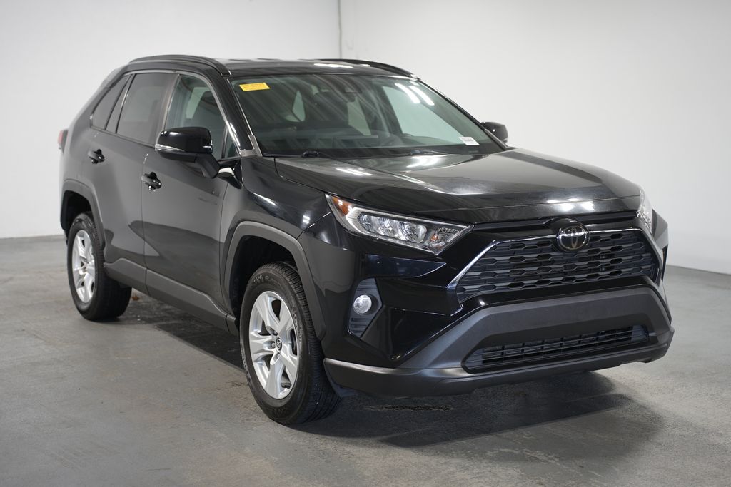 2020 Toyota RAV4 XLE 3