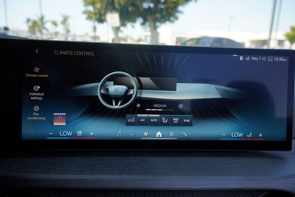 Thumbnail: 2025 BMW 4 Series - 21