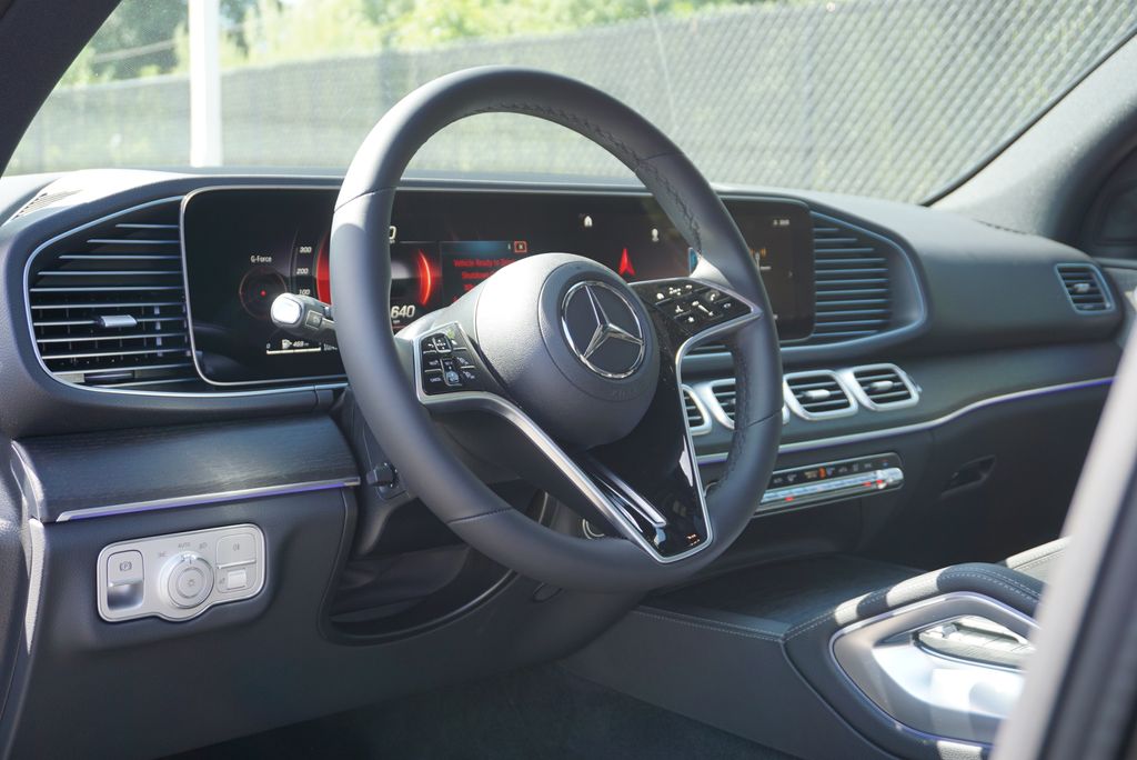 Thumbnail: 2026 Mercedes-Benz GLE - 26