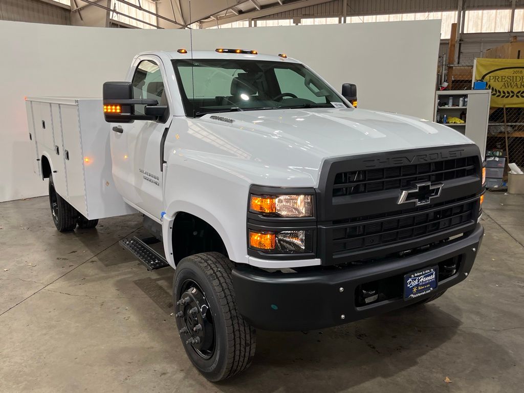 2025 Chevrolet Silverado 5500HD 