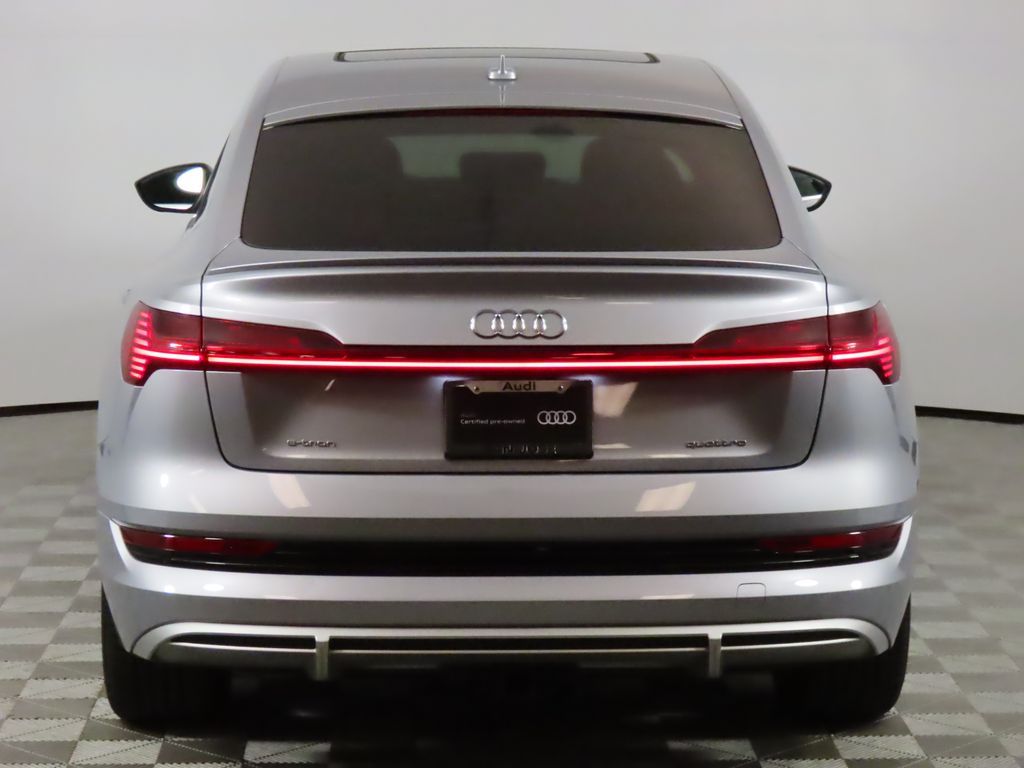 Thumbnail: 2022 Audi e-tron GT - 4