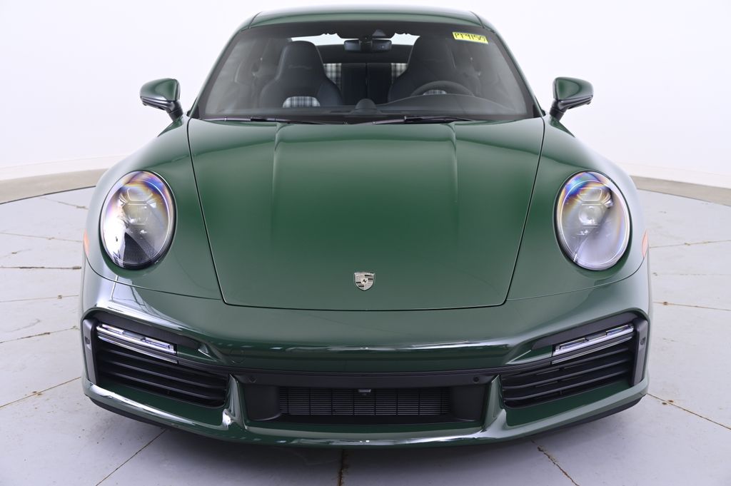Thumbnail: 2025 Porsche 911 - 10