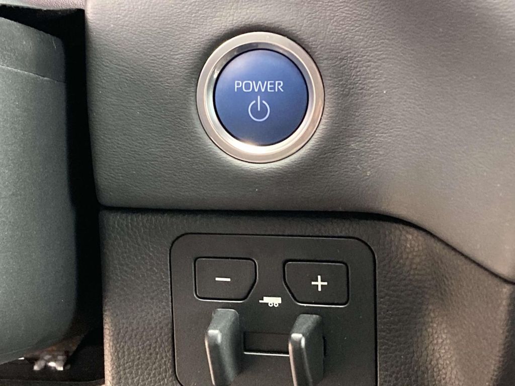 Used 2024 Red Toyota Platinum image 16