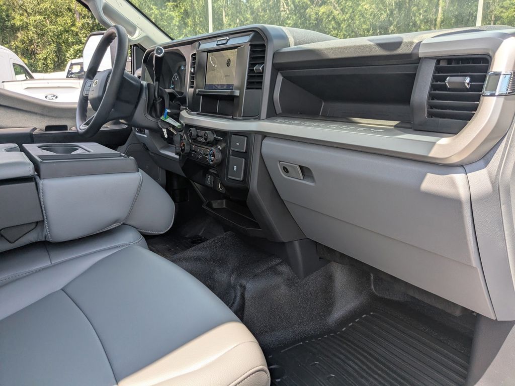 2025 Ford F-250 Super Duty XL