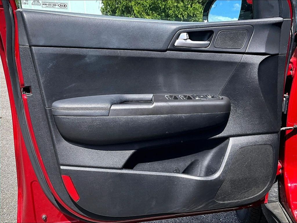 2020 Kia Sportage — photo 9