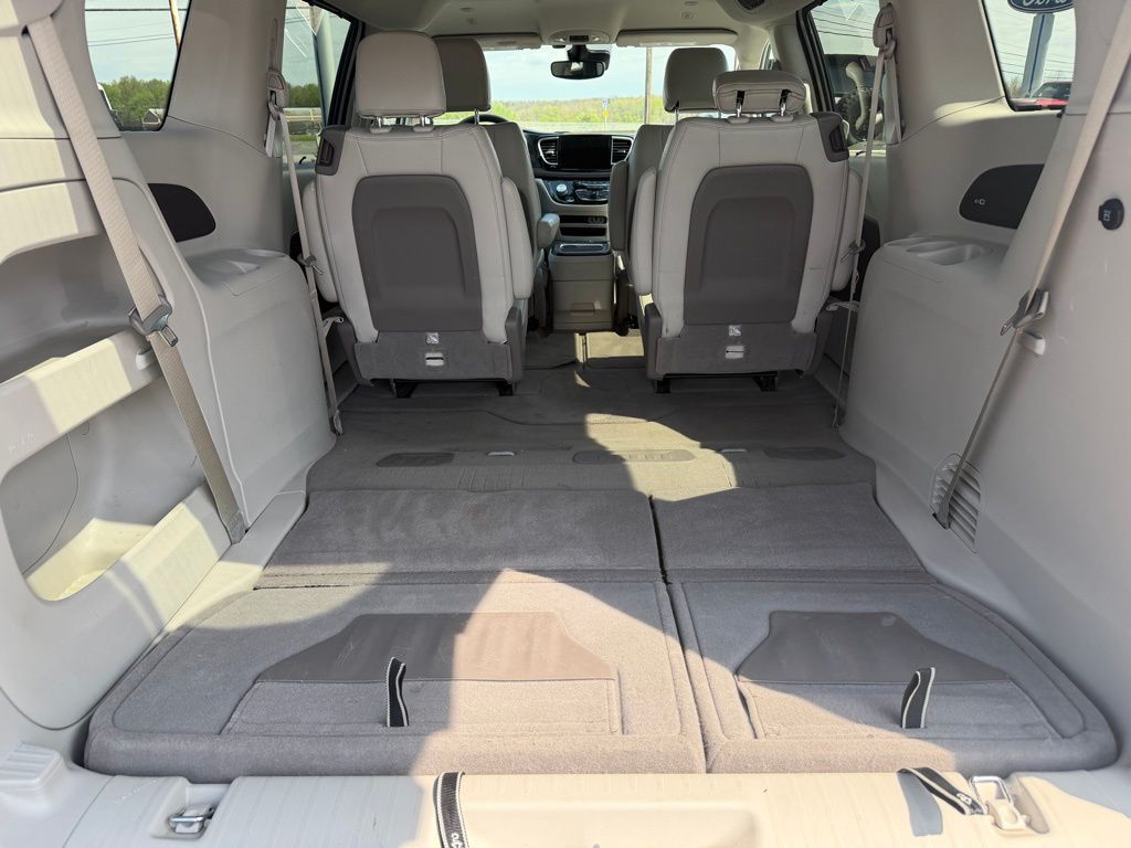 2021 Chrysler Pacifica Touring L - 6