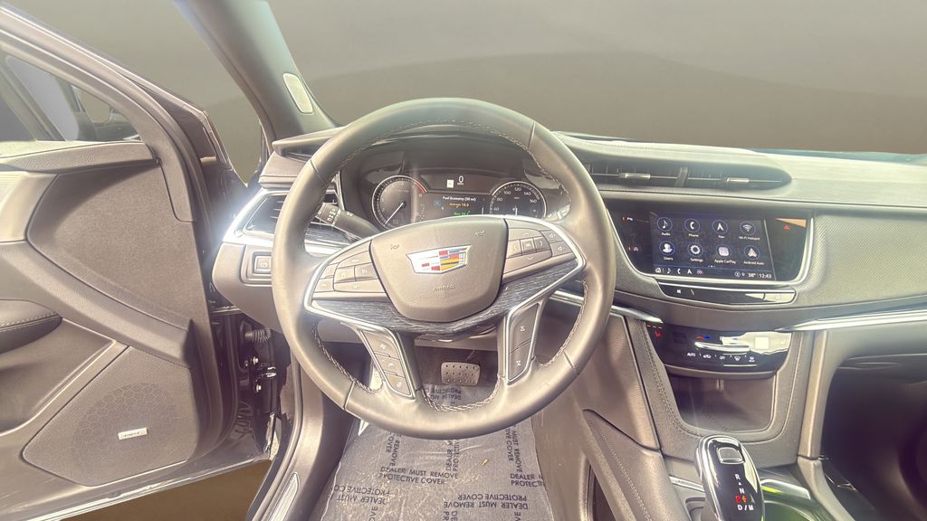 used 2025 Cadillac XT5 car, priced at $37,900
