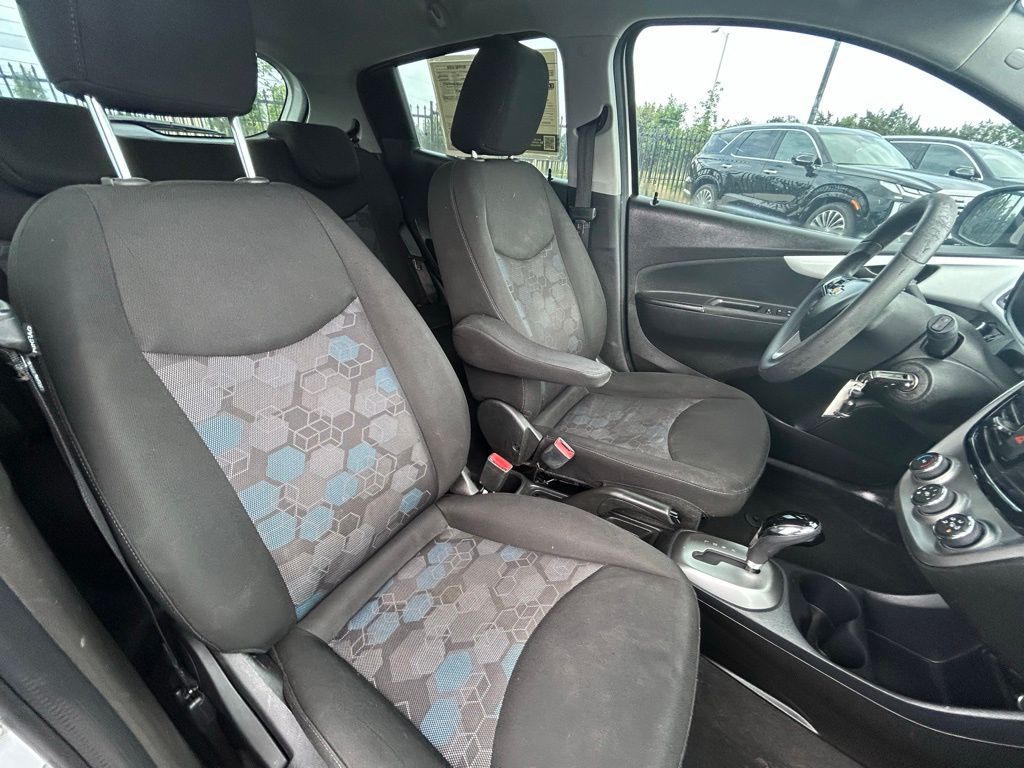 2016 Chevrolet Spark LT 22