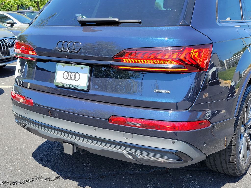 Thumbnail: 2023 Audi Q7 - 8